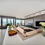 La Perle Du In By Guestlee Lutry