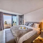 La Perle Du In By Guestlee Lutry